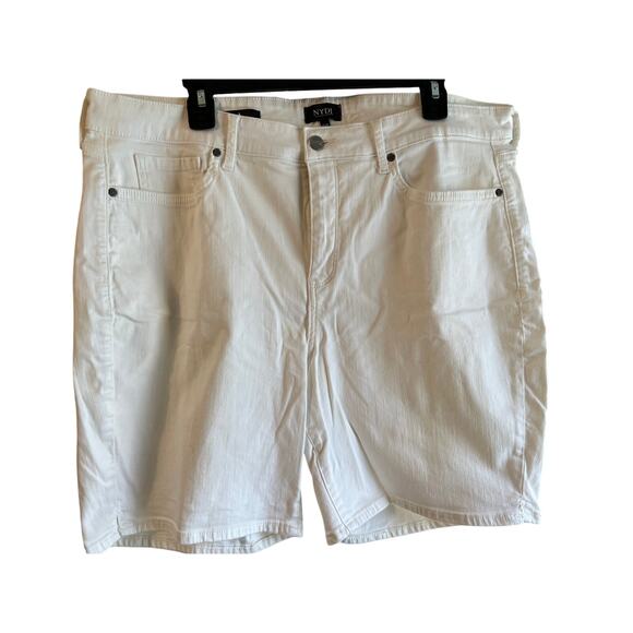 NYDJ Ella Lift tuck technology Denim Bermuda Shorts White Side Slit Stretch 18W - Picture 1 of 5